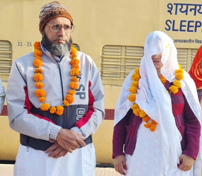 Couple leaves for Umrah Hajj with enthusiasm and faith