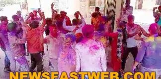 Amidst the busy schedule, policemen celebrated Holi with enthusiasm, watch video...