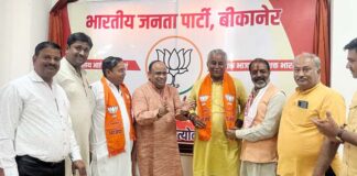 Jethanand Vyas of Hindu Jagran Manch joins BJP from RSS